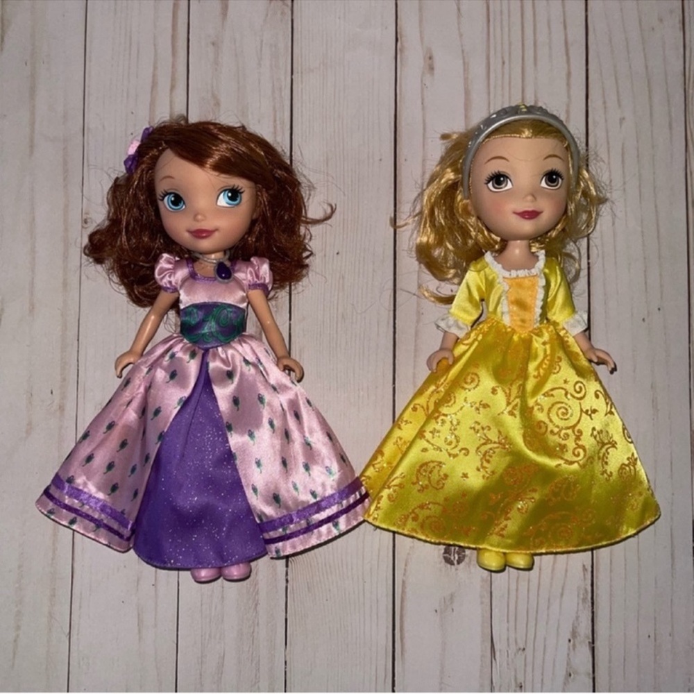 Disney Princess Dolls in Pink and Yellow Dresses